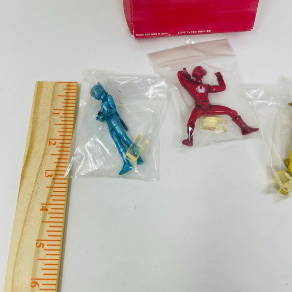 Super Sentai 26th Anniversary Hurricaneger HG Limited Edition Figure Set - Picture 8 of 8